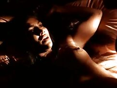 Facesitting dans une scène avec un adolescent au hasard du bar film francais erotique streaming