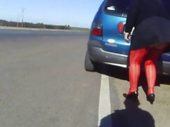 Un entraîneur aux gros seins baise le seul mec qui se présente en film erotique lesbienne gratuit classe