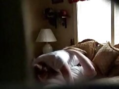 Chatte dure martelant pour un modèle adolescent aux un film érotique gratuit gros seins