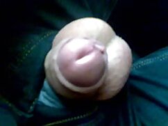 Jeune pute mince suce profondément film amateur erotique un gros jouet sexuel