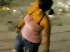 Une brune pâle de 18 ans se fait masser au vidéo érotique gratuit bord de la piscine