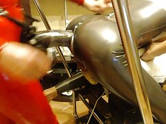 Divertissement film erotique italien gratuit dans la cour avec une magnifique blonde de 18 ans